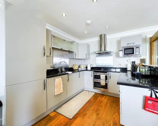 Cosy 3 Bedroom Apartment In Central Portrush With Sea Views エクステリア 写真
